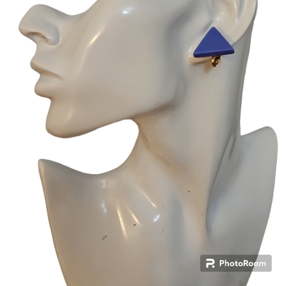 VTG 1980s Mod Purple Triangle Acrylic Clip-on Earrings - Picture 1 of 3